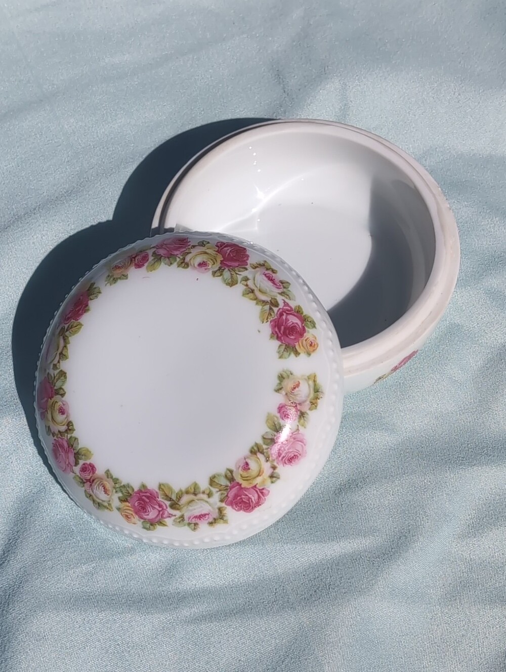 Antique Small White Porcelain Trinket Jar With Pink/Yellow Roses + Scallop Rim